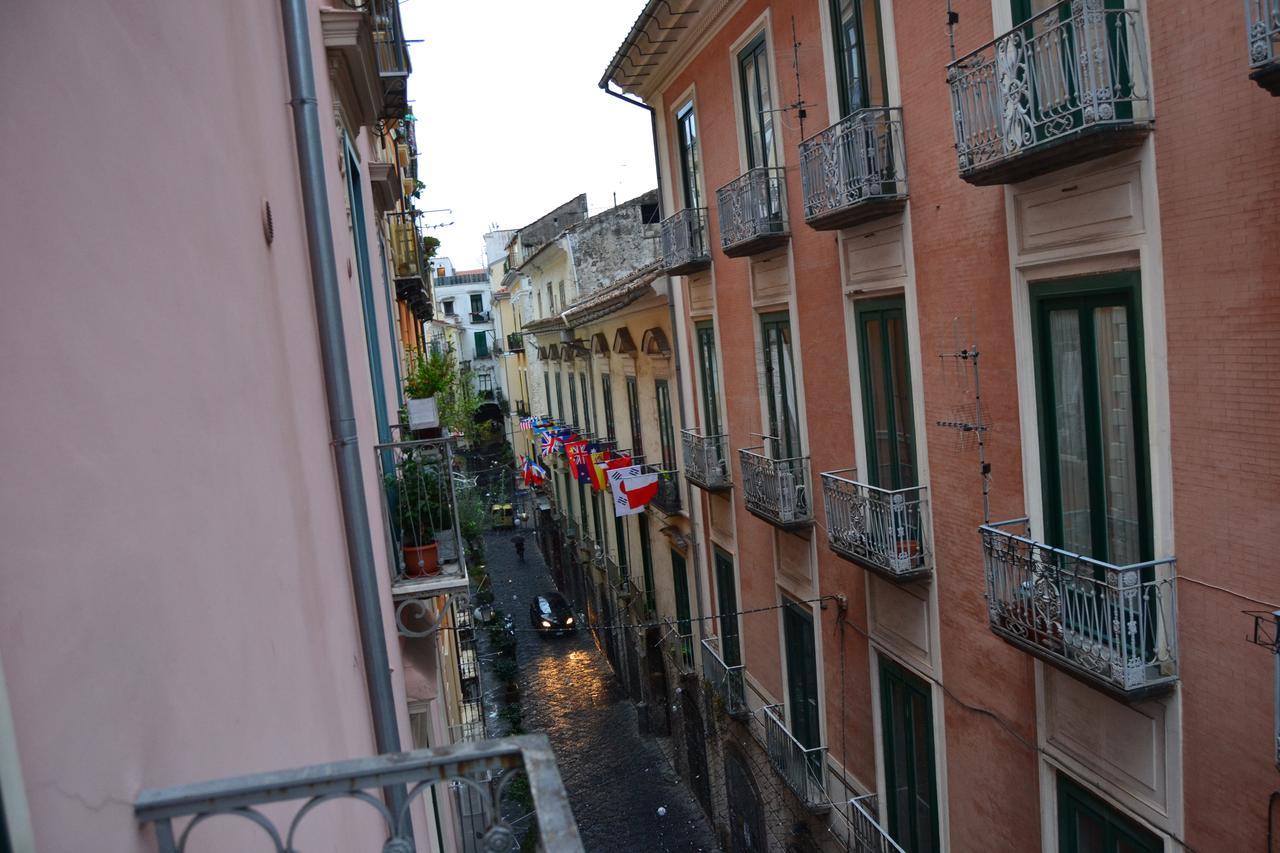 Via Roma Apartment Deluxe Salerno Exterior foto